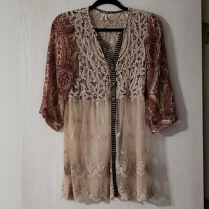 Gimmicks By BKE long button down tunic